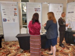 20231226132232(1).jpg - นำเสนอโปสเตอร์ในการประชุม ในหัวข้อ Bring Local to Global | https://facagri.cmru.ac.th/web