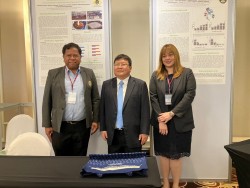 20231226132235.jpg - นำเสนอโปสเตอร์ในการประชุม ในหัวข้อ Bring Local to Global | https://facagri.cmru.ac.th/web