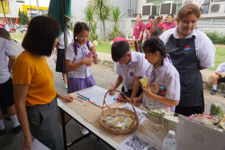 20240705141606.jpg - จัดบูทนิทรรศการ ครบรอบ 100 ปี มหาวิทยาลัยราชภัฏเชียงใหม่ | https://facagri.cmru.ac.th/web