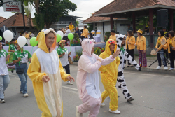 20240706140948.jpg - ขบวนพาเหรด 100 ปี CMRU Carnival | https://facagri.cmru.ac.th/web