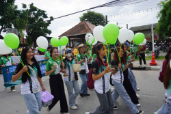 20240706140957.jpg - ขบวนพาเหรด 100 ปี CMRU Carnival | https://facagri.cmru.ac.th/web