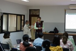 20210811033446.jpg - การฝึกอบรมเชิงปฏิบัติการการวิเคราะห์ข้อมูลพื้นฐานจากการสำรวจรายหมู่บ้านเพื่อจัดทำแผนที่ชุมชน ตำบลแม่อาย อำเภอแม่อาย | https://facagri.cmru.ac.th/web