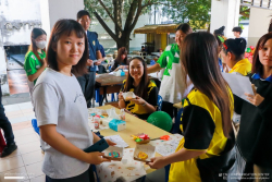 20241212151524(1).jpg - กิจกรรม “The Christmas Tree Light Up” ส่งเสริมการเรียนรู้วัฒนธรรมนานาชาติ | https://facagri.cmru.ac.th/web
