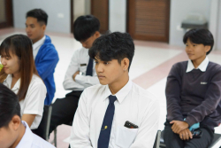 20250430100339.jpg - การสัมมนานักศึกษาก่อนออกฝึกปฎิบัติการวิชาชีพครู ประจำปี 2568 | https://facagri.cmru.ac.th/web