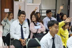 20250430100340.jpg - การสัมมนานักศึกษาก่อนออกฝึกปฎิบัติการวิชาชีพครู ประจำปี 2568 | https://facagri.cmru.ac.th/web