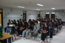 20250613095038.jpg - นักศึกษาพบอาจารย์ที่ปรึกษาประจำหมู่เรียนและกิจกรรมสัมพันธ์ | https://facagri.cmru.ac.th/web