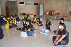 20220711084127.jpg - ถวายเทียนพรรษา ประจำปี 2565 | https://facagri.cmru.ac.th/web