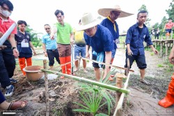 20231227143230(8).jpg - กิจกรรม ปลูกข้าว ปลูกลาน สืบสานสายใย วิถีไทย วิถีพอเพียง | https://facagri.cmru.ac.th/web