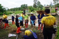 20231227143250.jpg - กิจกรรม ปลูกข้าว ปลูกลาน สืบสานสายใย วิถีไทย วิถีพอเพียง | https://facagri.cmru.ac.th/web